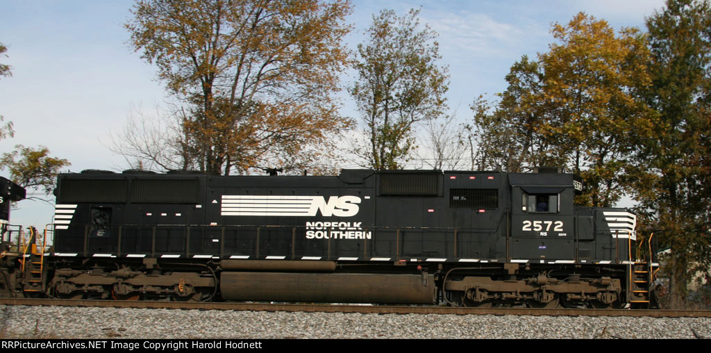 NS 2572